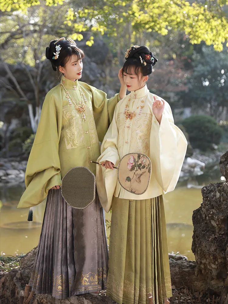 飞机袖48、八分裙65、长比甲99，上新精品合集，瞳莞、钟灵记、梨花渡与你有约！