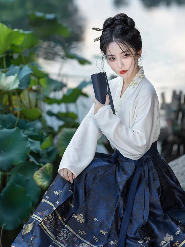 飞机袖48、八分裙65、长比甲99，上新精品合集，瞳莞、钟灵记、梨花渡与你有约！