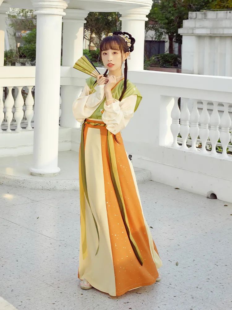 ​拒相思一枝独秀，瑶遇见神鹿经久不衰，2022年8月淘宝汉服商家单品销量排名