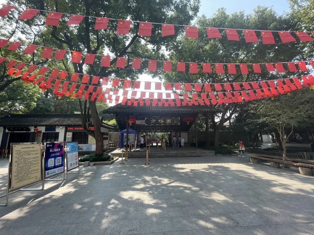 穿汉服免费入园:2022国庆期间多地景点开展穿汉服免费入园活动