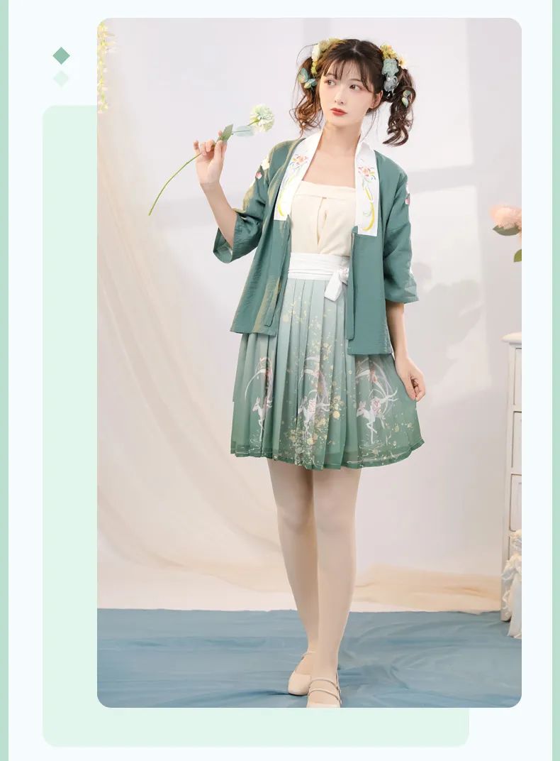 最低49、最高89元/套，适合当前夏日穿的浅绿色白菜系汉服！