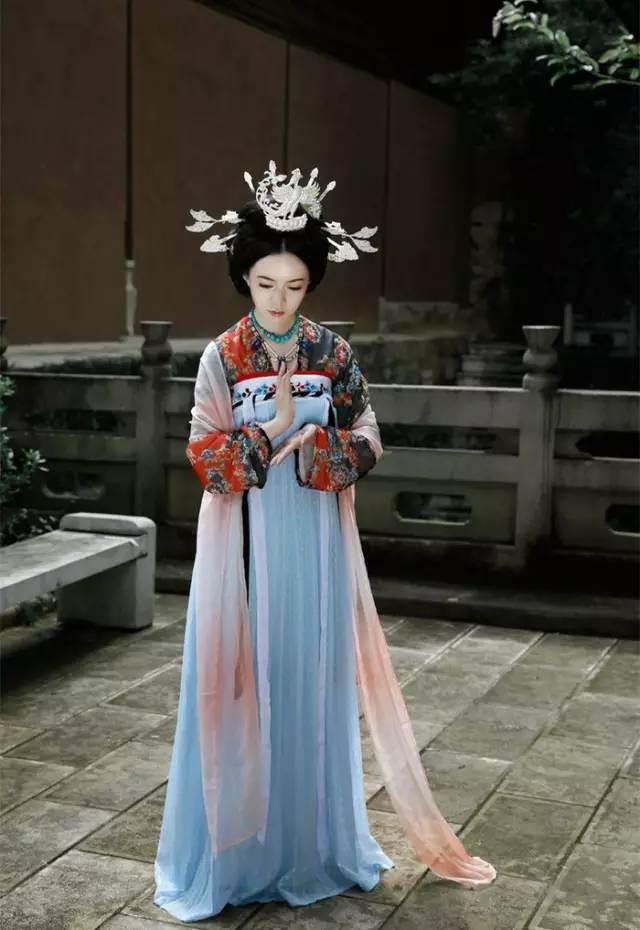 汉服，背后的意义，其实没那么简单！