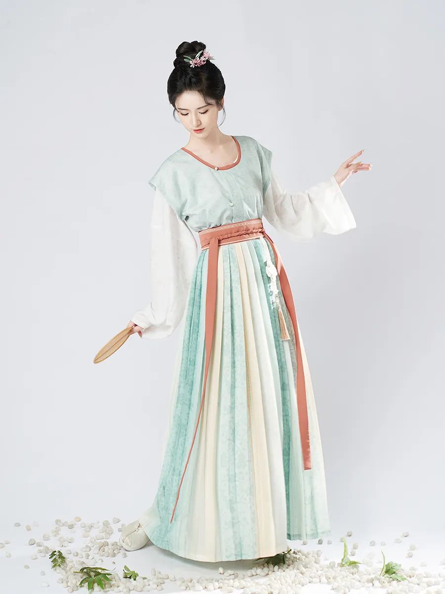 八大电视台中秋晚会的汉服战争,看谁家更胜一筹!