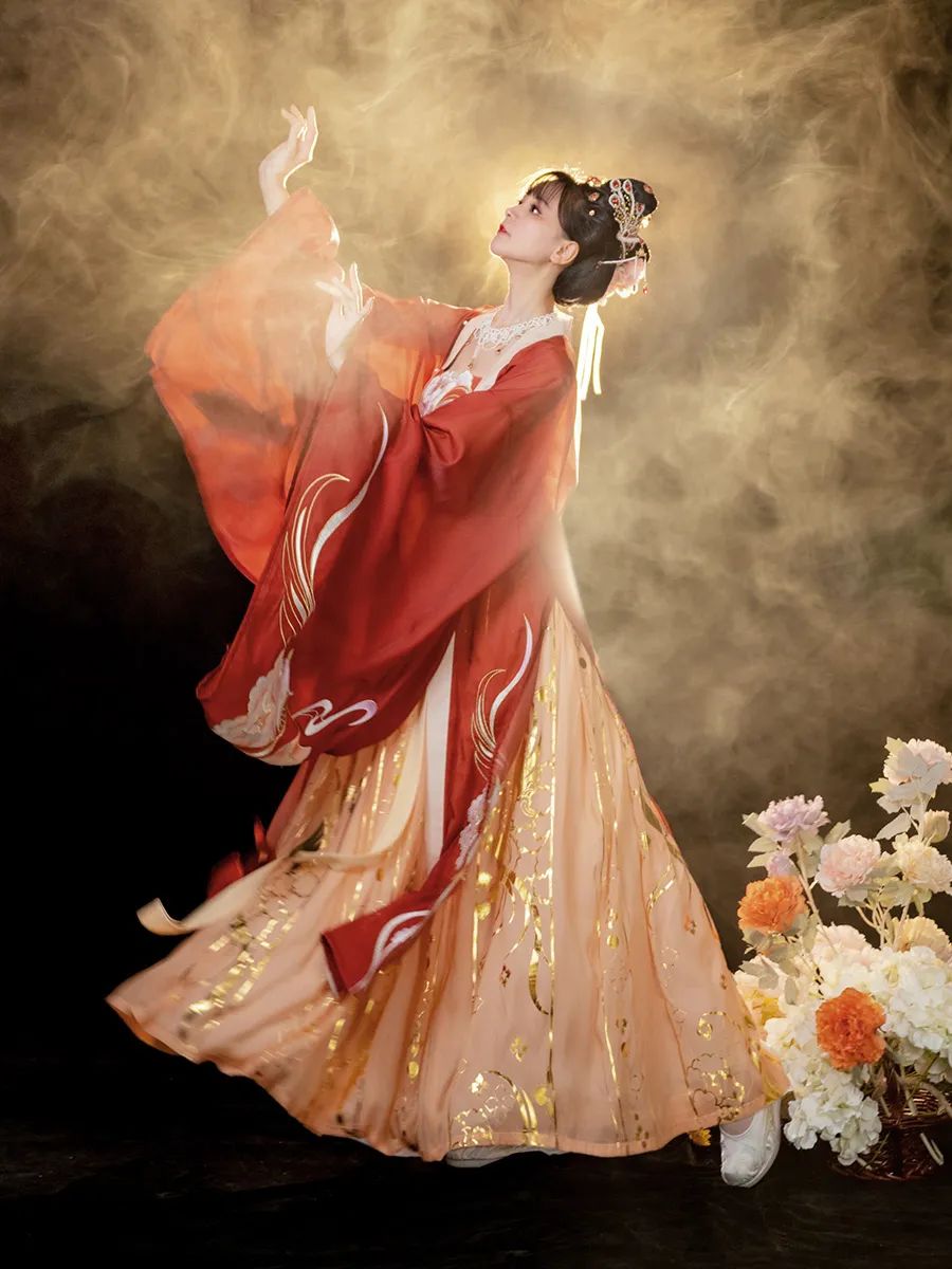 穿汉服免费入园:2022国庆期间多地景点开展穿汉服免费入园活动