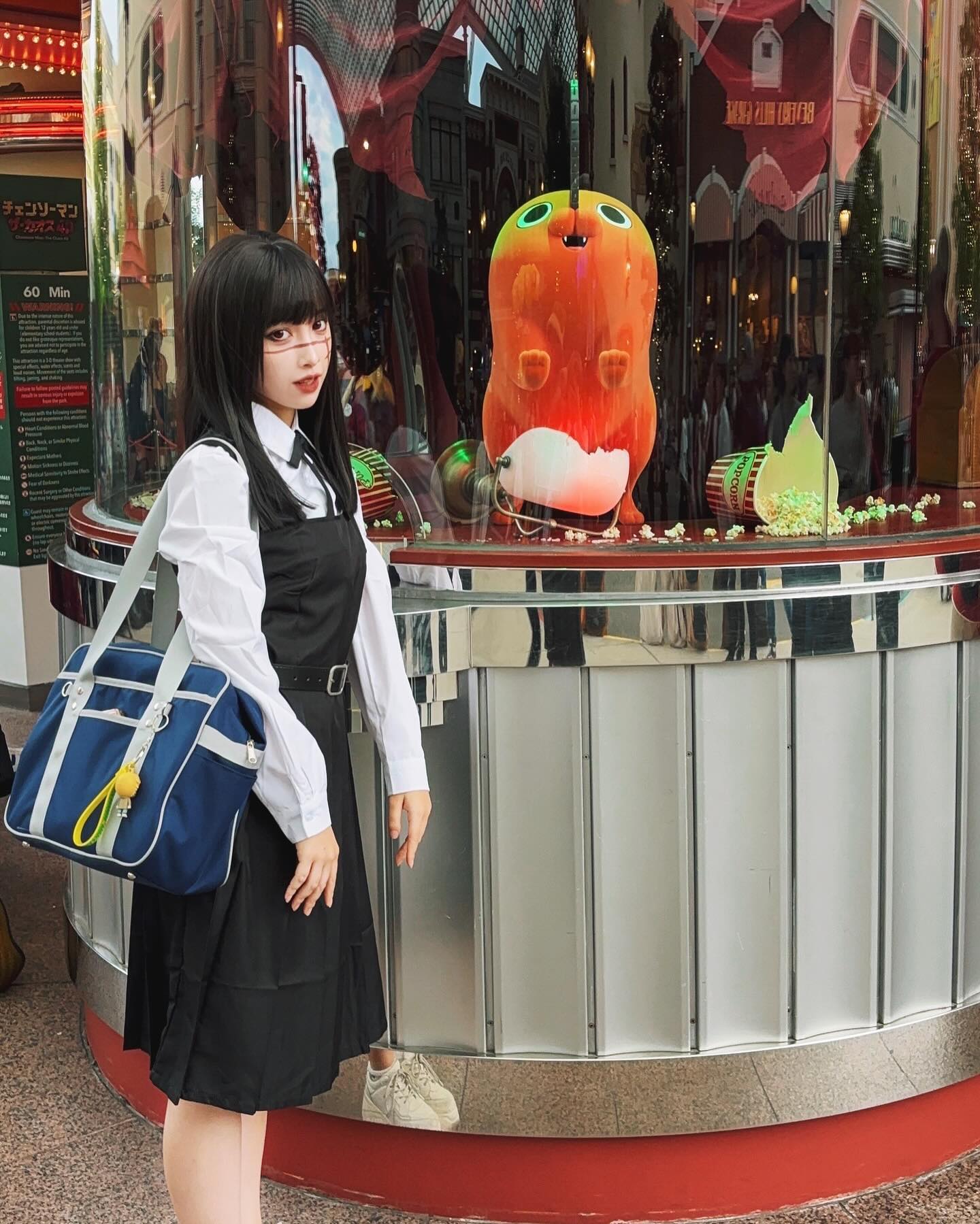 日Coser神还原《胆大党》绫濑桃！「超萌大眼＋羞涩神情」直逼本尊，网友赞表情管理太强