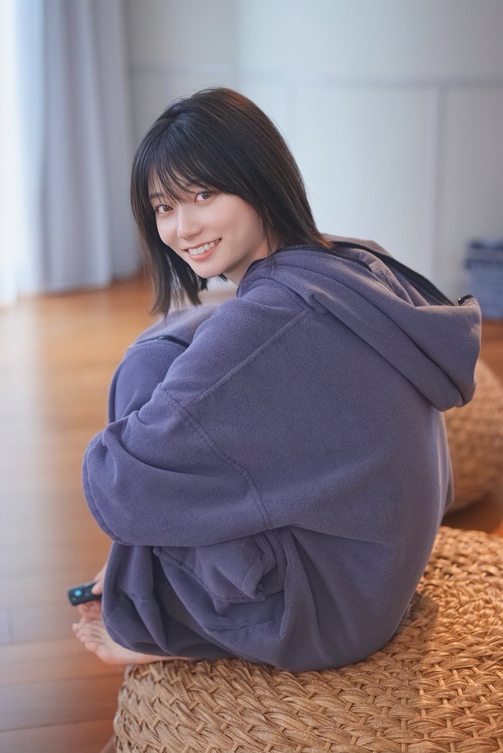 「濑户环奈」外型、艺名都神似桥本环奈！宣布写真出道身世背景却是个谜？