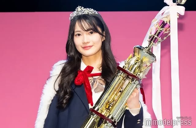 2024年日本最可爱女高中生《はるあ》气质满分！击败4.2万人夺选美冠军！