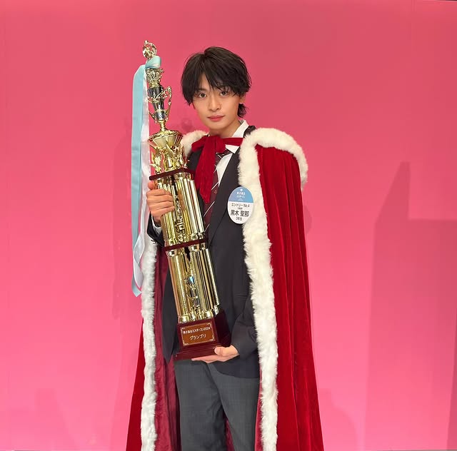 2024年日本最可爱女高中生《はるあ》气质满分！击败4.2万人夺选美冠军！