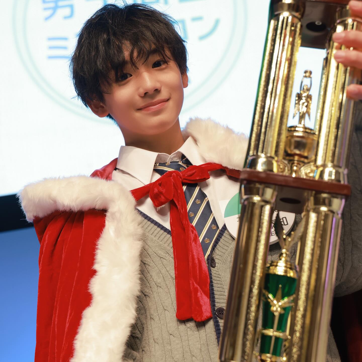 2024年日本最可爱女高中生《はるあ》气质满分！击败4.2万人夺选美冠军！