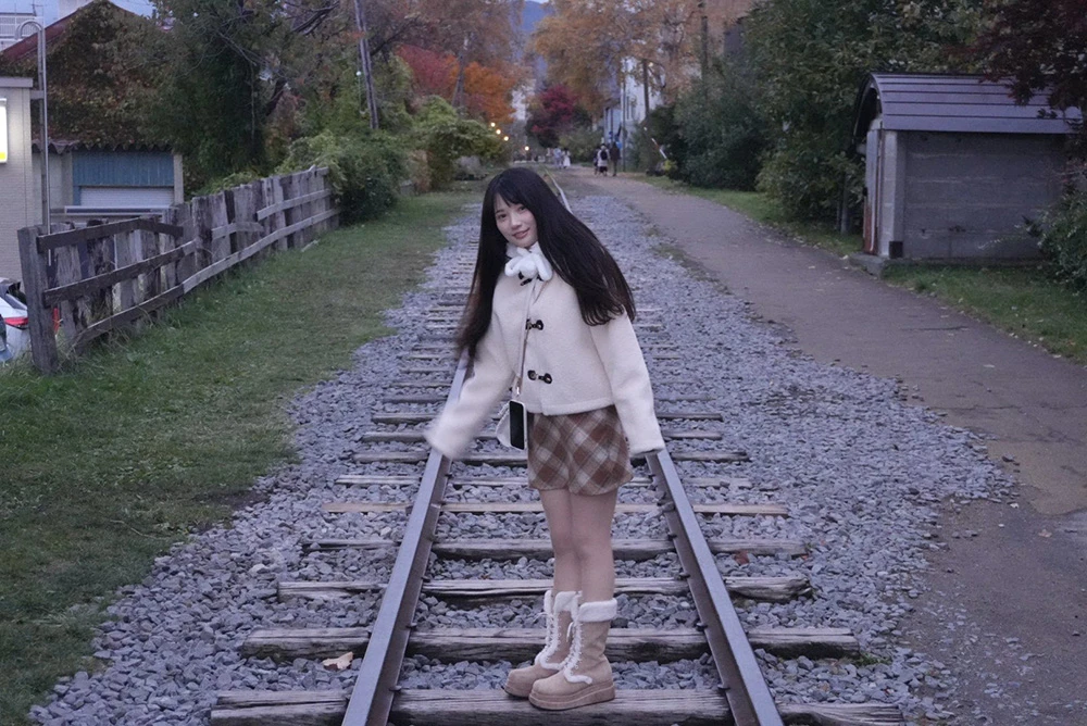 再度拉升业界强度！超新星女优 榊原萌 公开旅游影像，令粉丝大赞：原榊，太强