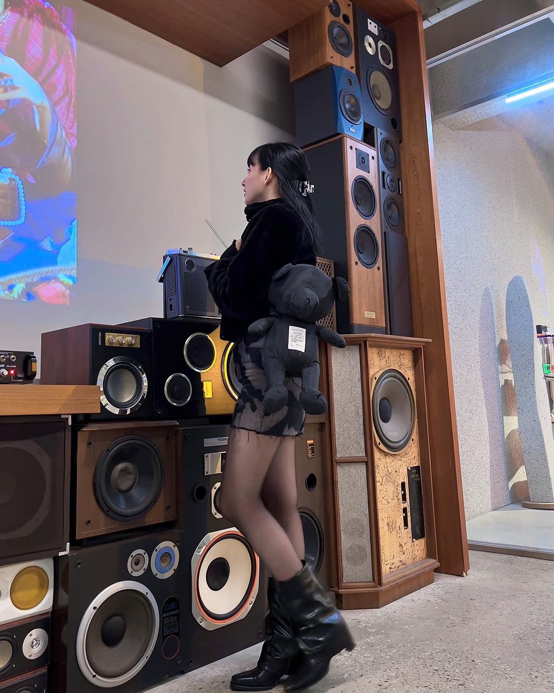 极品！22 岁韩国啦啦队女神河智苑「神级蜜大腿」超顶，网友大赞：看得口水都流出来了！