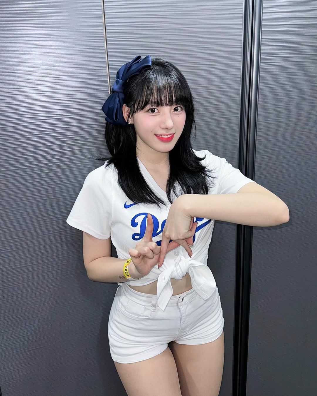 极品！22 岁韩国啦啦队女神河智苑「神级蜜大腿」超顶，网友大赞：看得口水都流出来了！