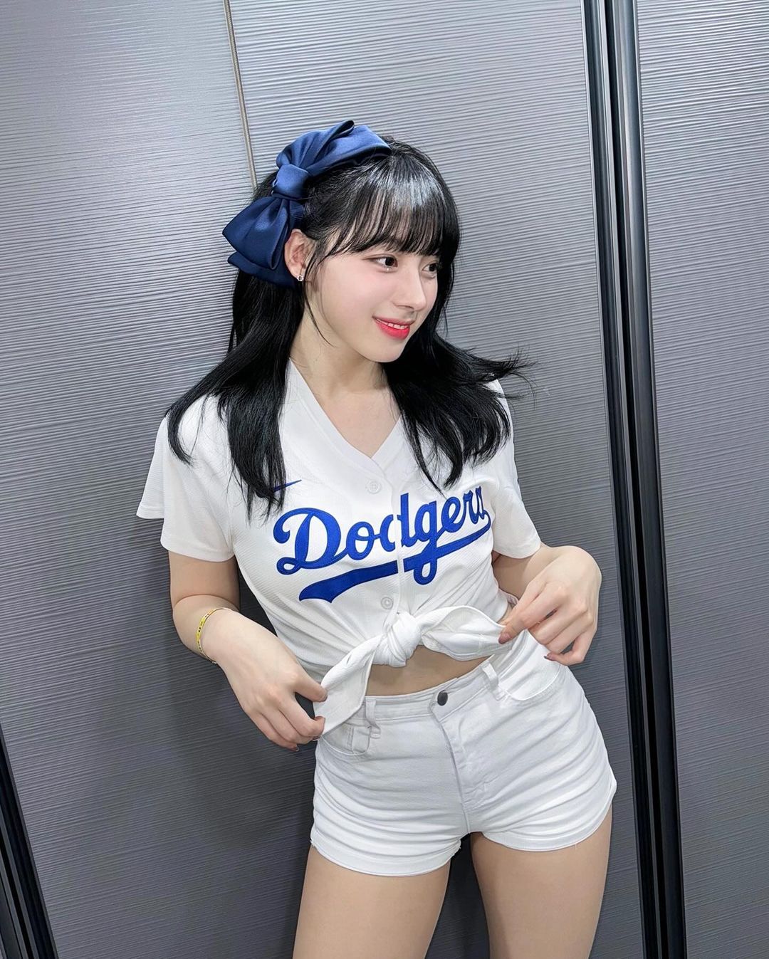 极品！22 岁韩国啦啦队女神河智苑「神级蜜大腿」超顶，网友大赞：看得口水都流出来了！