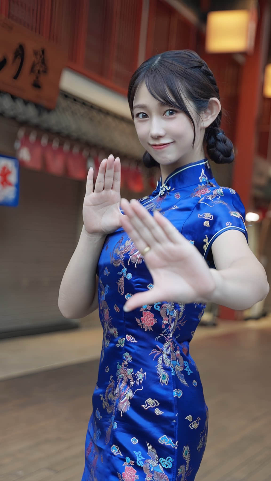 人美心善但不好惹！美女老师《堀江圣夏》大秀「徒手破砖」超强空手道黑带实力！